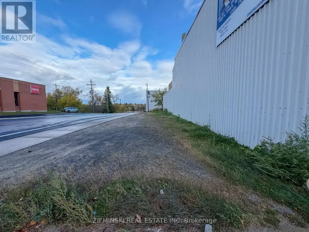 126 Sixth Avenue, Cochrane