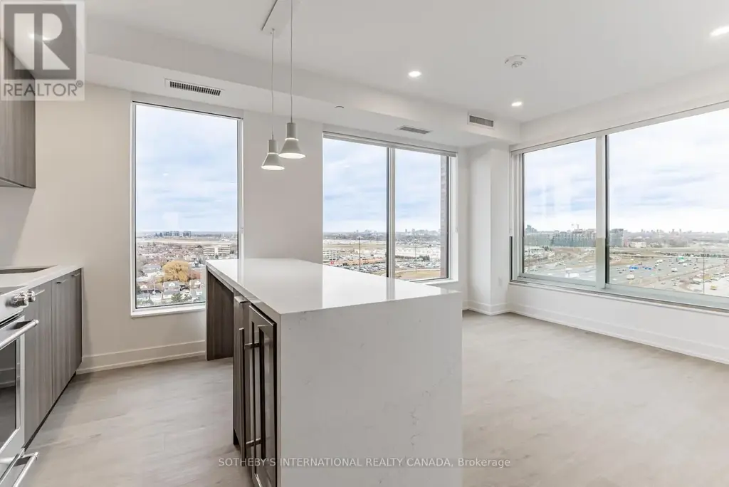 808 - 31 York Garden Way, Toronto (Yorkdale-Glen Park)