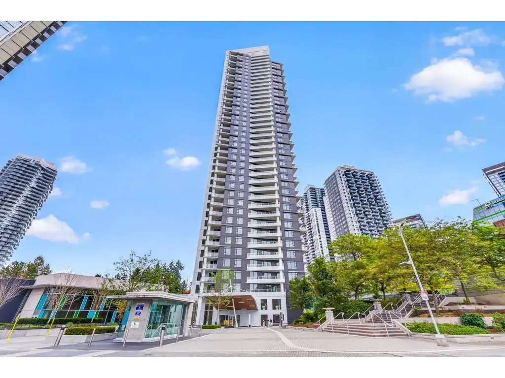 505 9887 Whalley Boulevard, Surrey