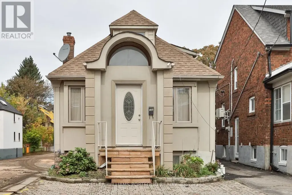 106 Clovelly Avenue, Toronto (Oakwood Village)