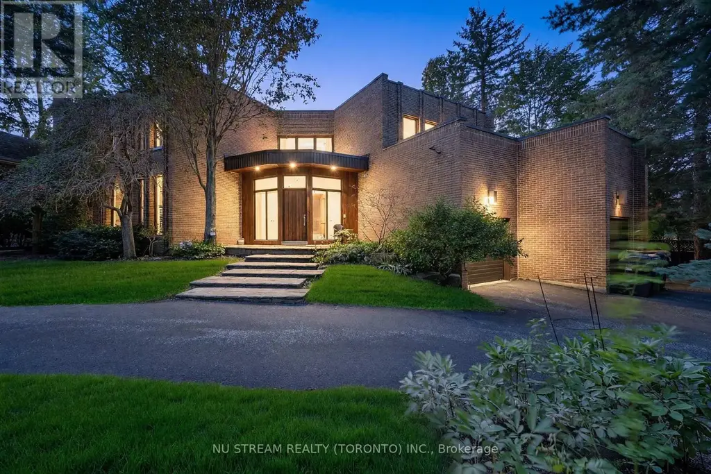 35 Penwood Crescent, Toronto (Banbury-Don Mills)