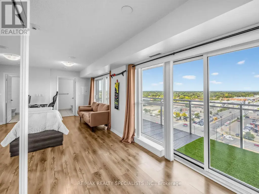 1501 - 215 Queen Street E, Brampton (Queen Street Corridor)