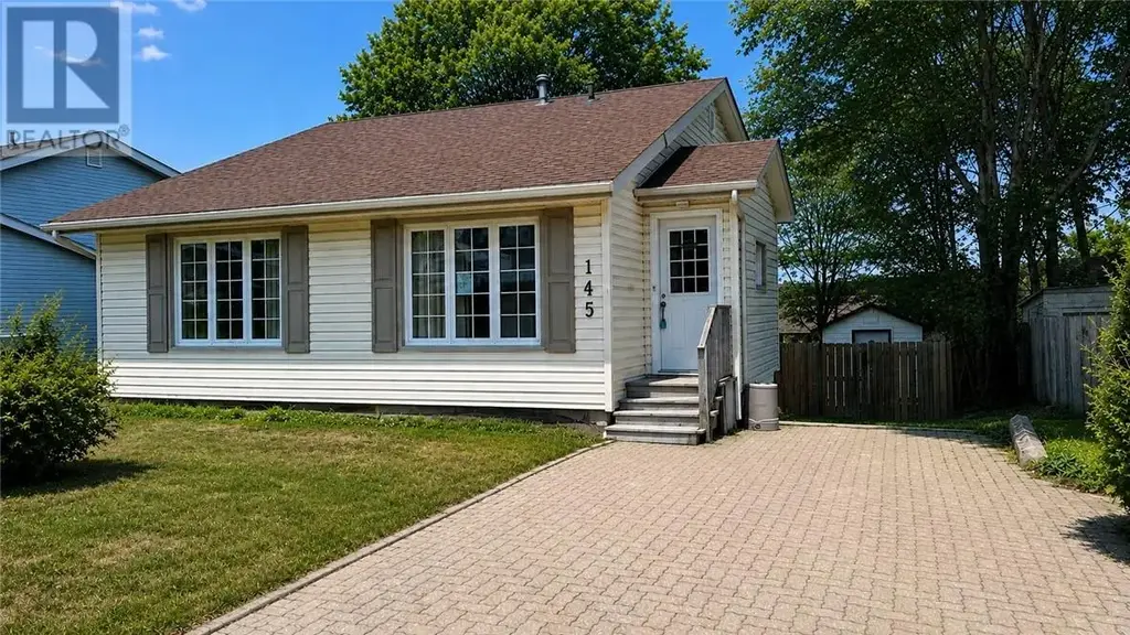 145 Axmith Avenue, Elliot Lake