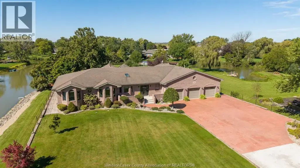 931 East Ruscom River Road, St. Joachim
