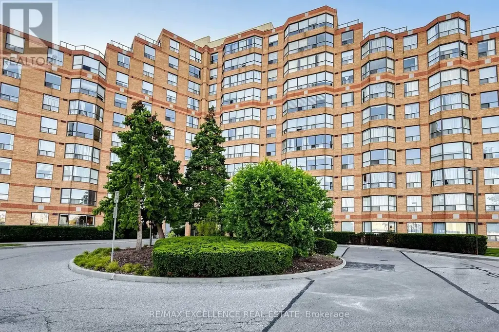 524 - 6 Humberline Drive, Toronto (West Humber-Clairville)