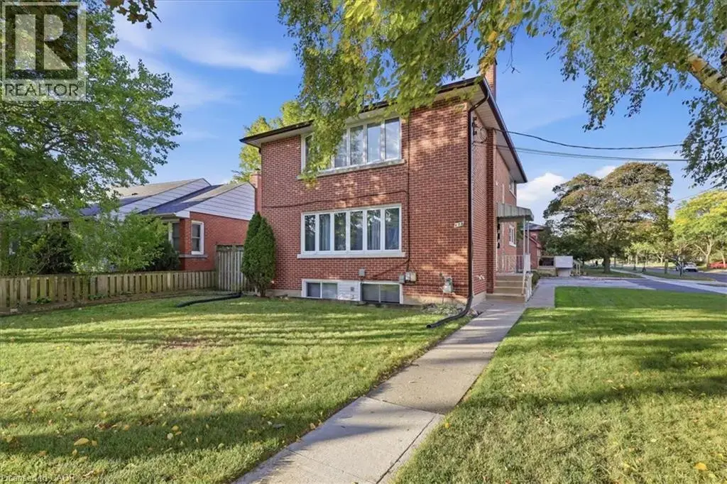 115 Roxborough Avenue, Kitchener