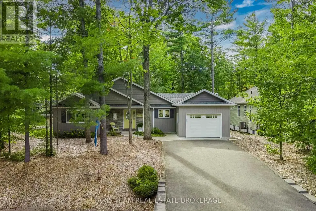 15 Rosemary Road, Tiny