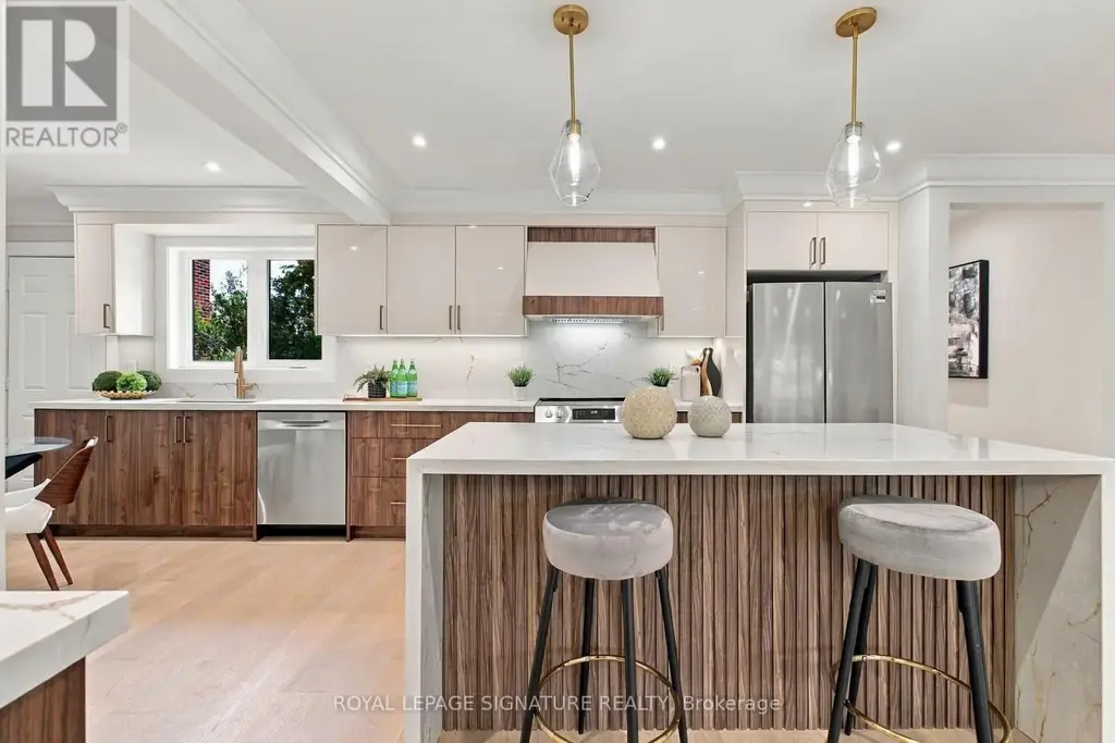 11 Brook Tree Crescent, Toronto (Willowridge-Martingrove-Richview)