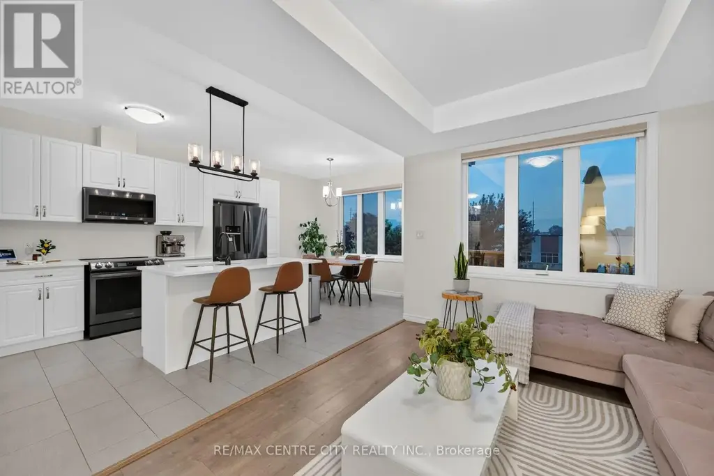 1740 Finley Crescent, London North (North I)