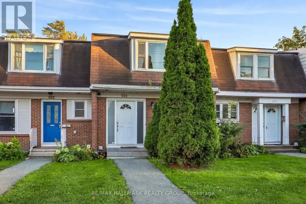 924 Dynes Road, Ottawa