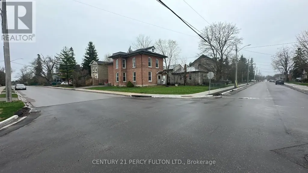 23 Glenelg Street W, Kawartha Lakes (Lindsay)