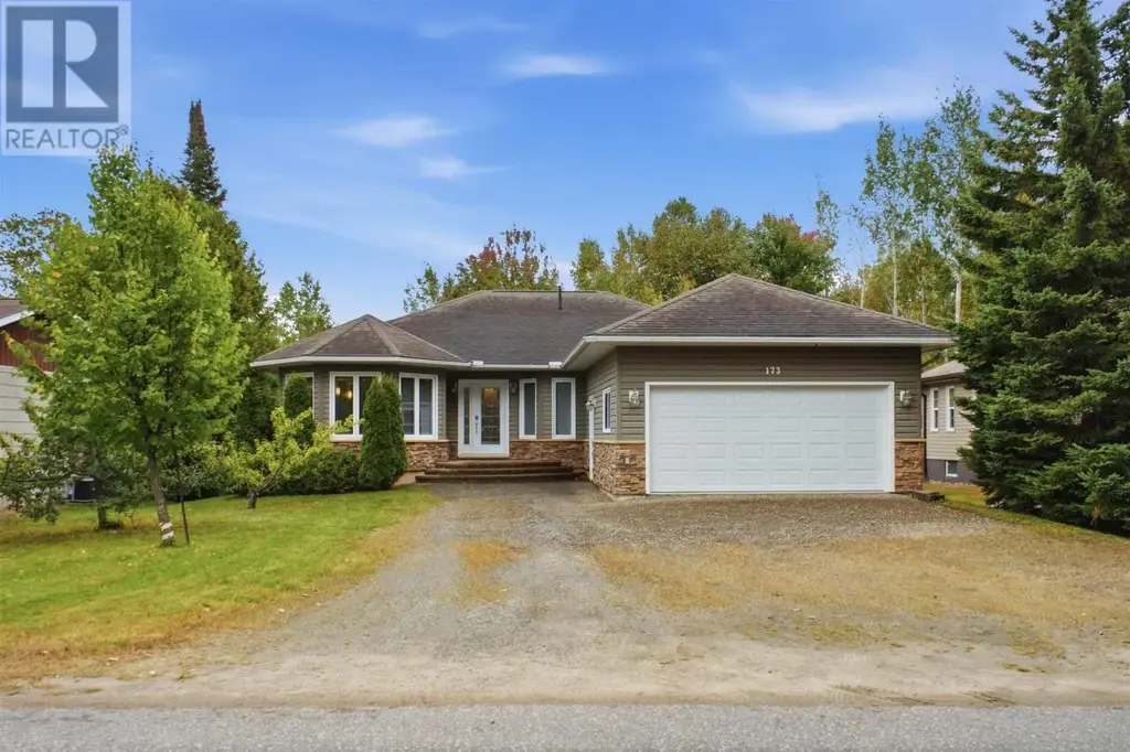 173 Youngfox Rd, Blind River