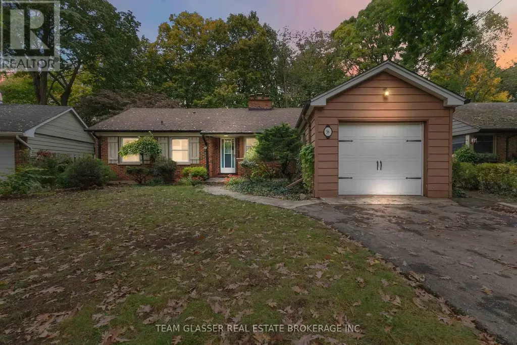 36 Braemar Crescent, London North (North N)