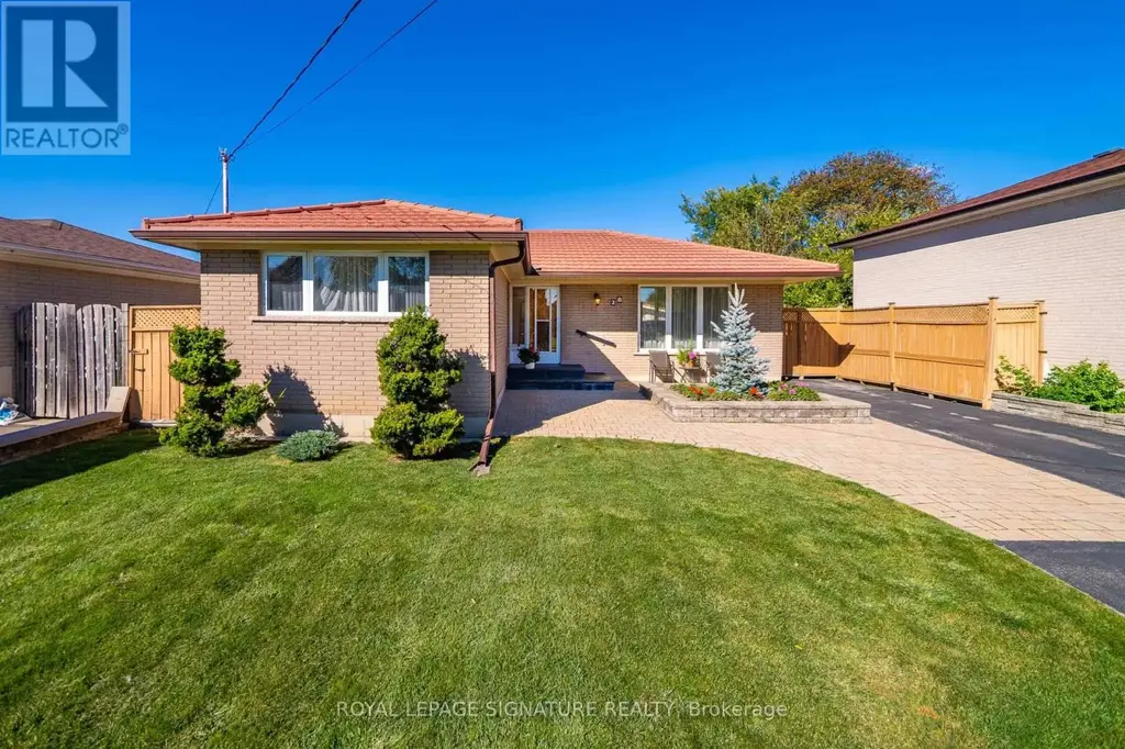 28 Candlewood Crescent, Toronto (York University Heights)