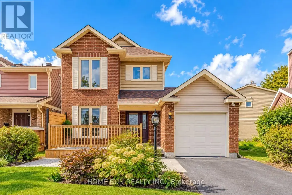 57 Fair Oaks Crescent, Ottawa