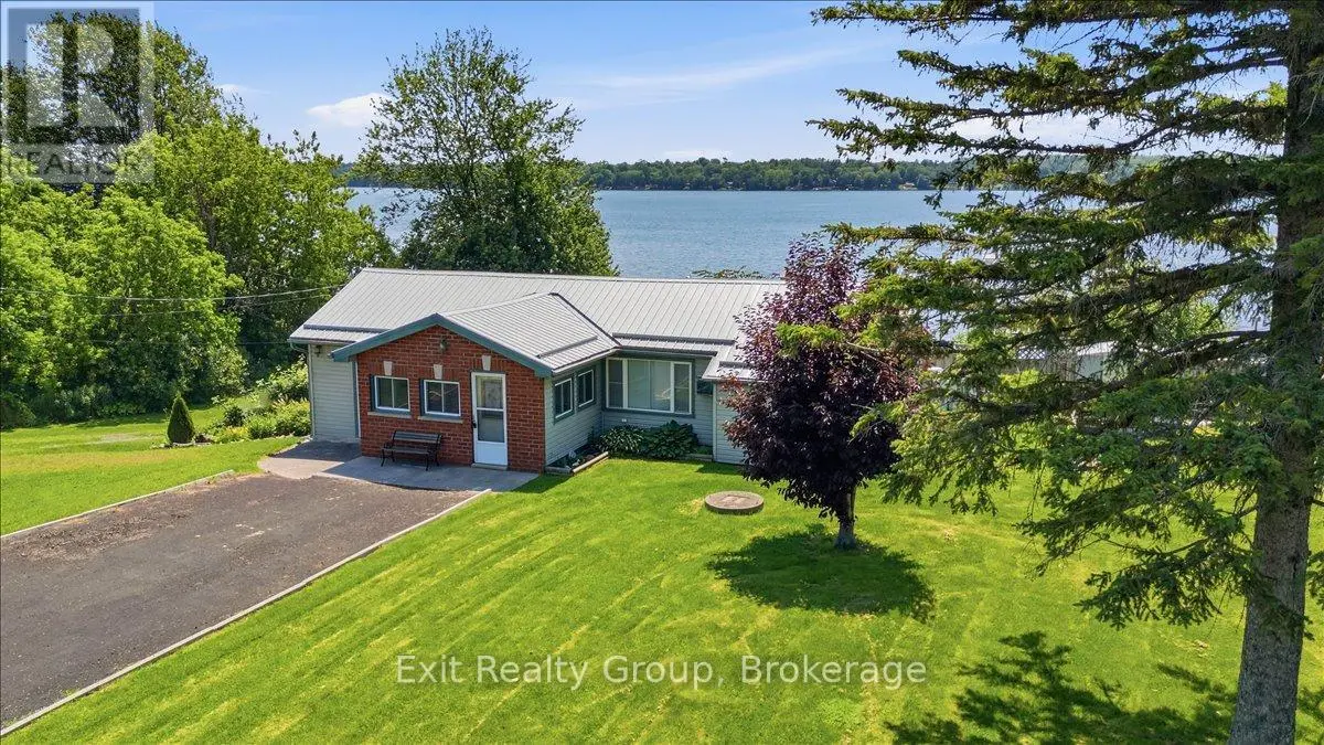 1083 Lakeside Drive, Prince Edward County (Ameliasburg Ward)