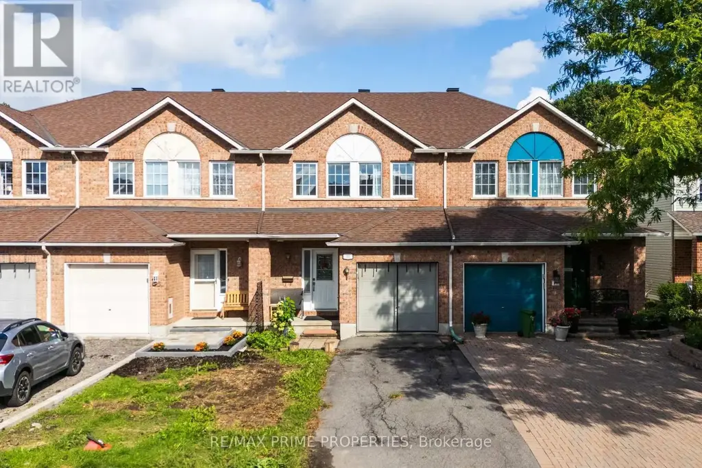 33 Inverkip Avenue, Ottawa