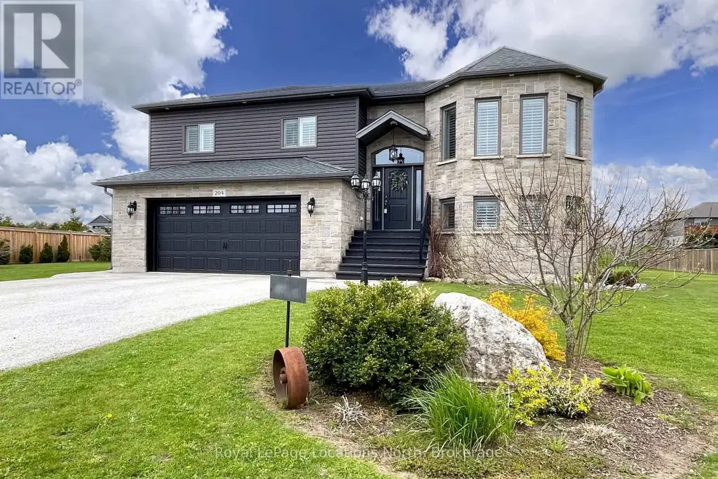 204 Mactay Drive, Chatsworth