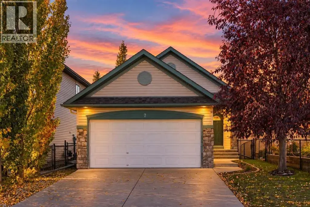 7 Royal Birch Green Nw, Calgary