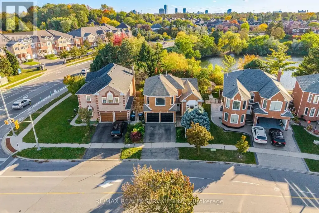 4 Leeward Drive, Brampton (Westgate)