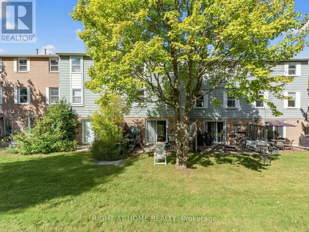 1984 John Street, Markham (Bayview Fairway-Bayview Country Club Estates)
