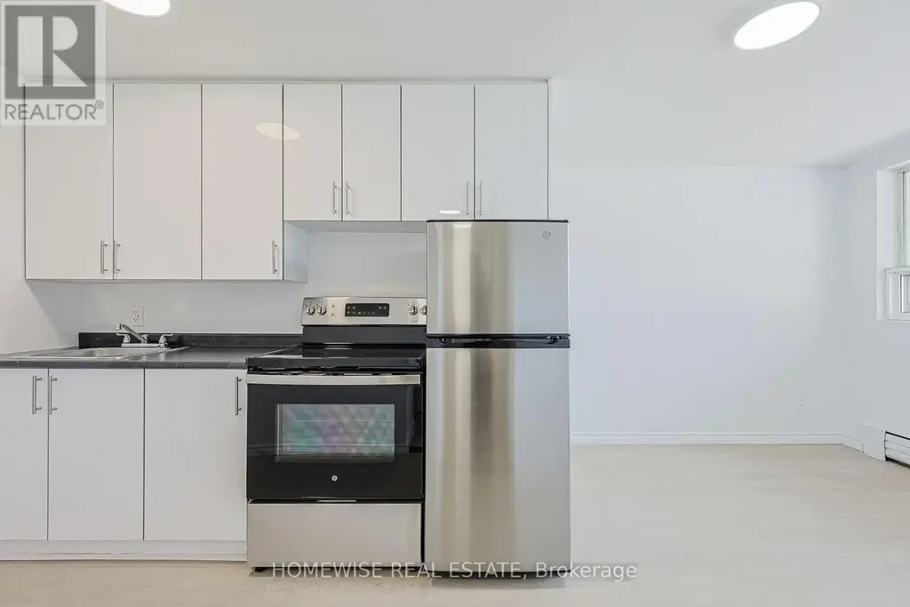 107 - 2204 Dufferin Street, Toronto (Caledonia-Fairbank)