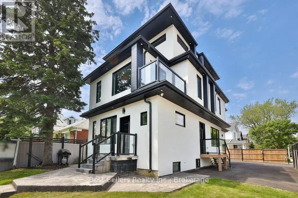 2a - 172 Royal York Road, Toronto (Mimico)