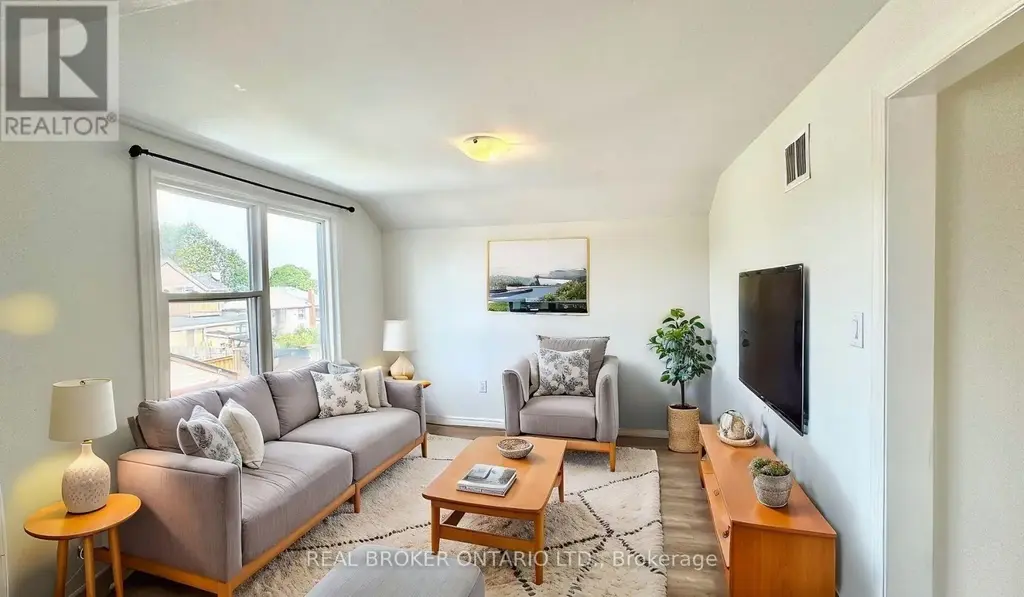 Upper - 301 Wallace Ave Avenue S, Welland (Lincoln/Crowland)