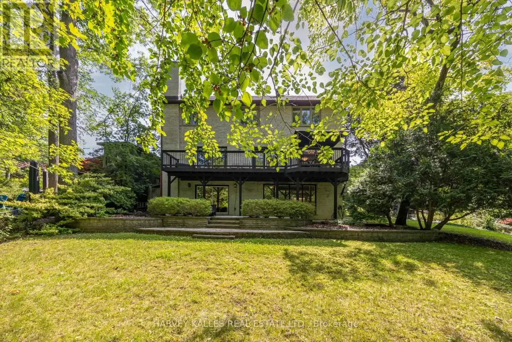19 Ridgegate Crescent, Toronto (Stonegate-Queensway)