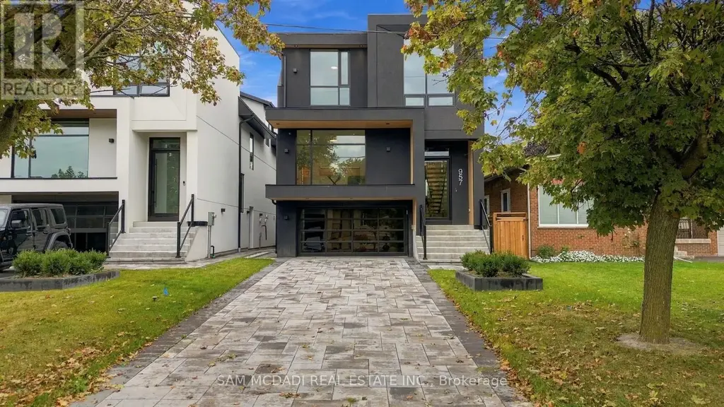 957 Halliday Avenue, Mississauga (Lakeview)