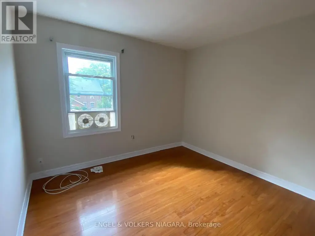2 - 5006 Willmott Street, Niagara Falls (Cherrywood)