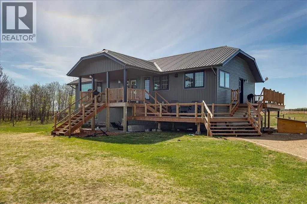 24219 413 Township Road, Rural Lacombe County