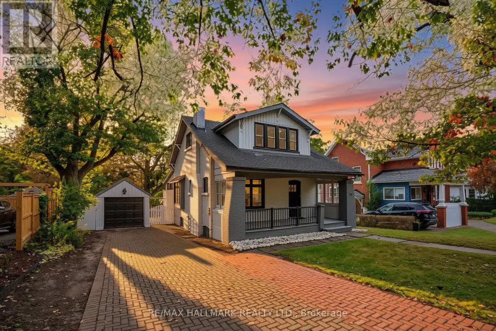 20 Elizabeth Street S, Richmond Hill (Mill Pond)