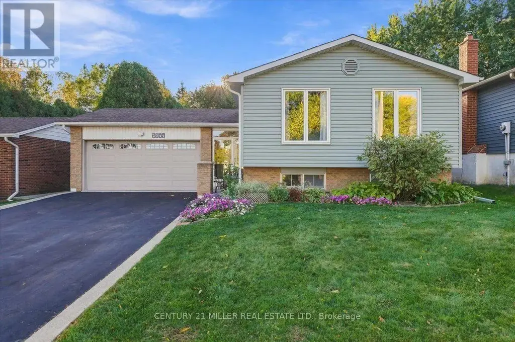 2044 Coral Crescent, Burlington (Mountainside)