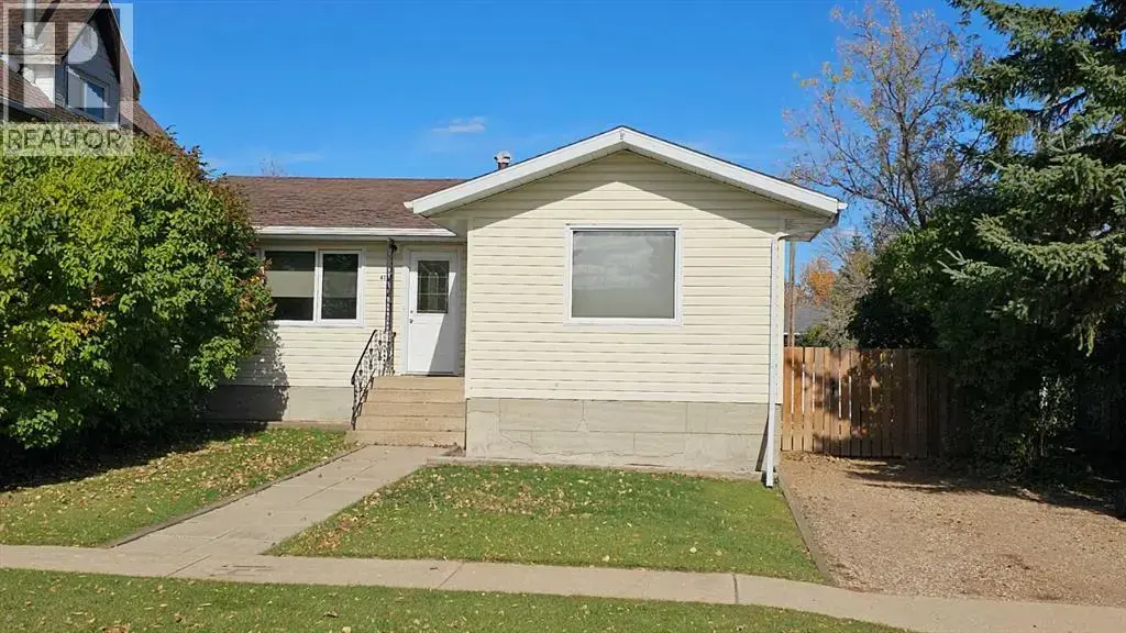 4709 Windsor Avenue, Coronation