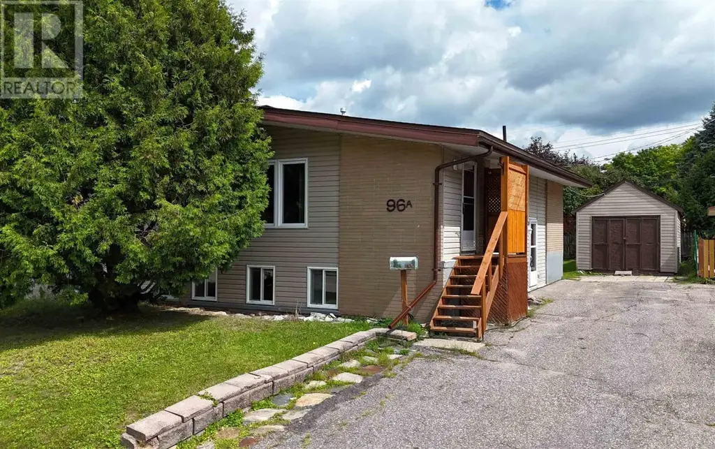 96a Axmith Ave, Elliot Lake