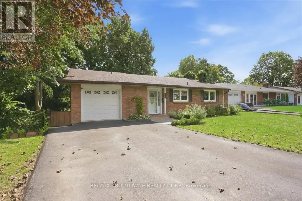 943 Mayfair Crescent, Kingston (South of Taylor-Kidd Blvd)