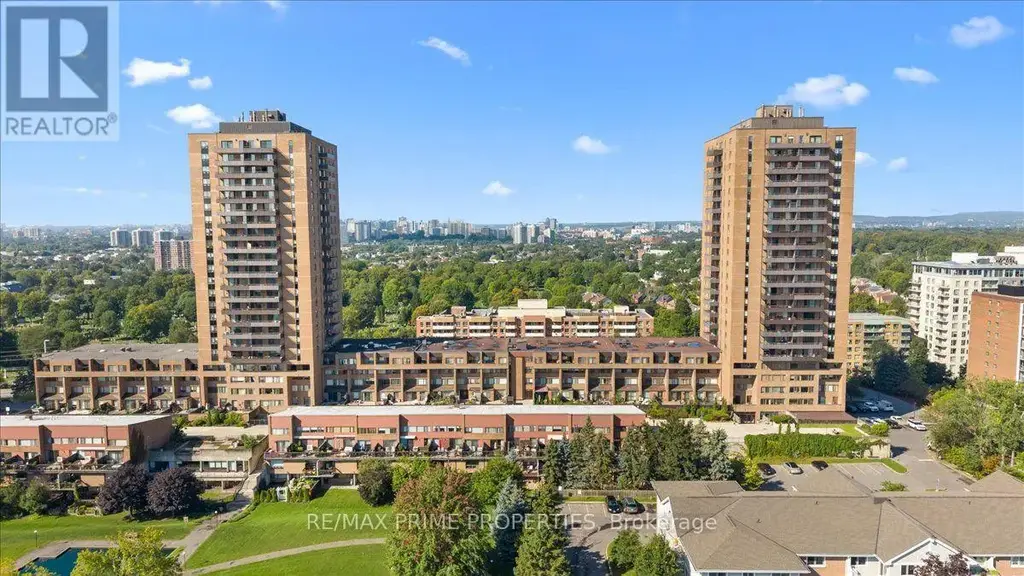4 - 525 St. Laurent Boulevard, Ottawa