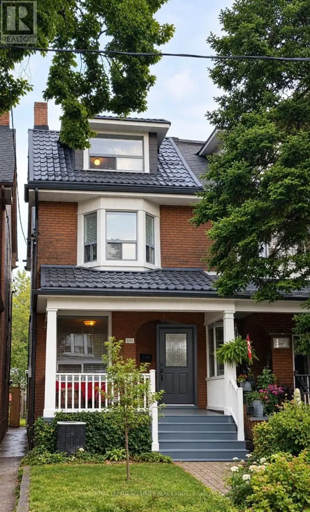 Main Floor - 380 Crawford Street, Toronto (Trinity-Bellwoods)