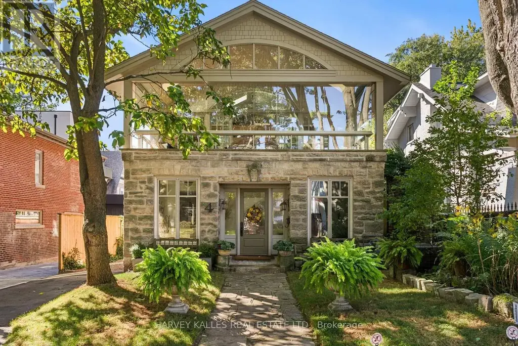 4 Neville Park Boulevard, Toronto (The Beaches)