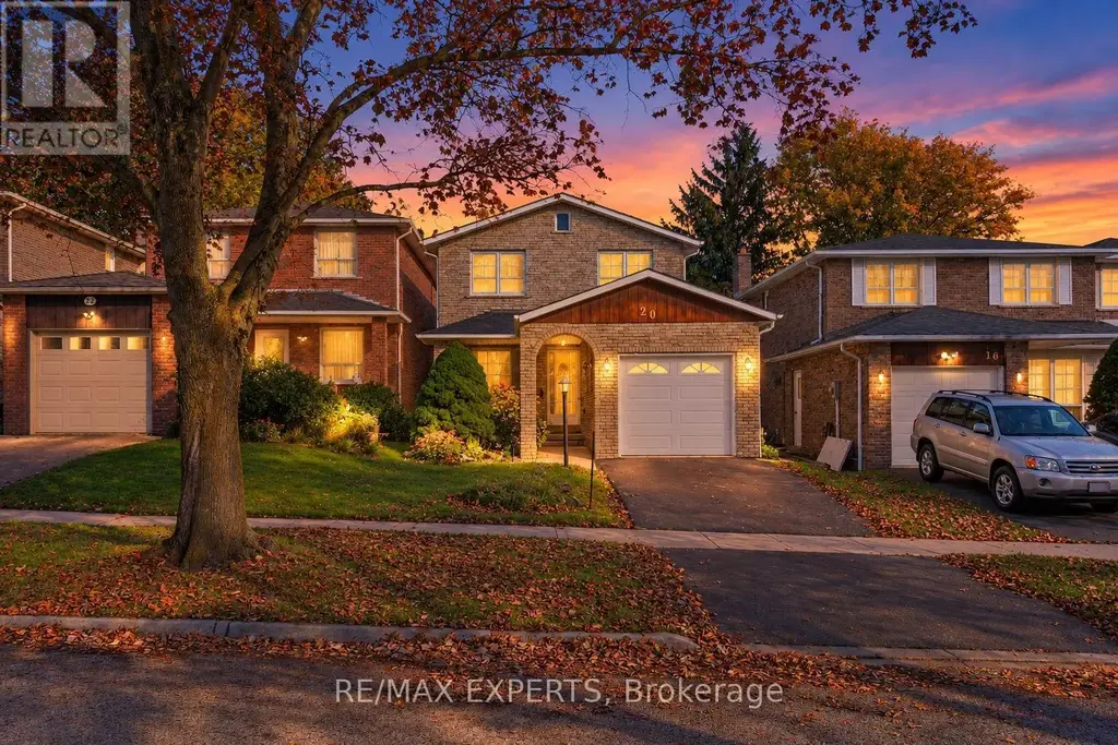 20 Charnwood Place, Markham (Aileen-Willowbrook)