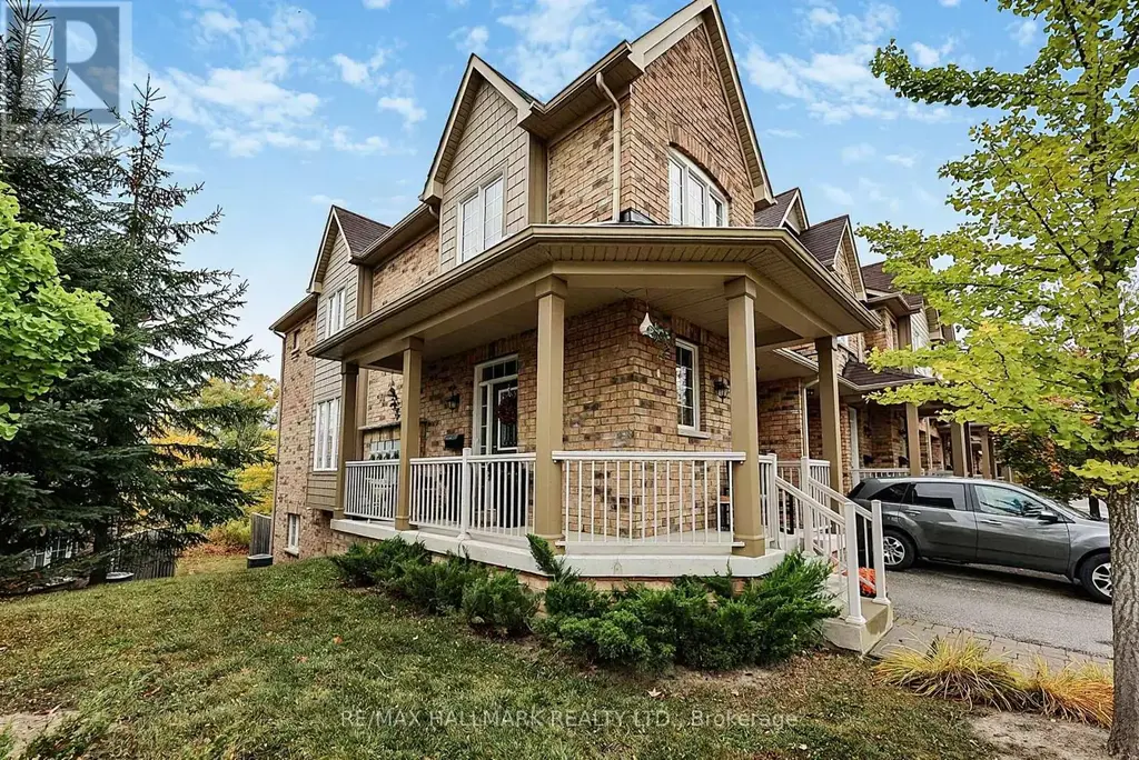 710 Wendy Culbert Crescent, Newmarket (Stonehaven-Wyndham)