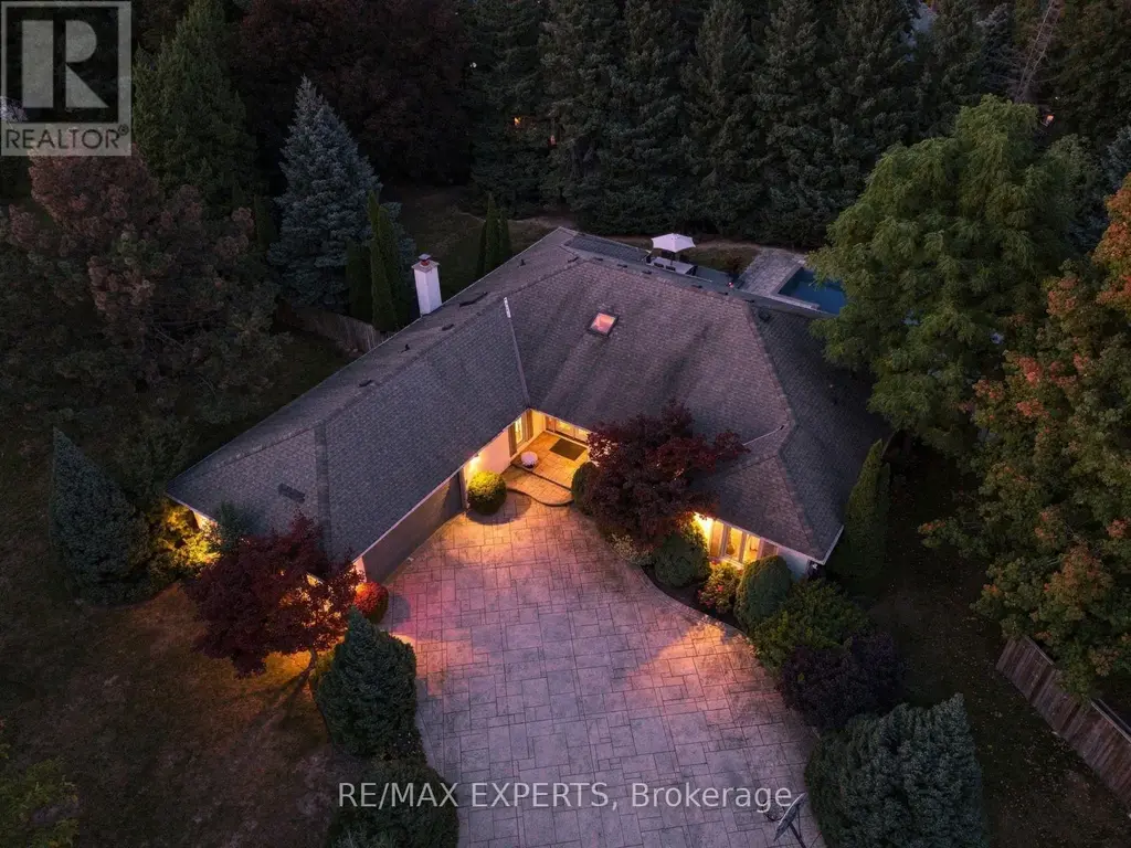8 Fendley Court, Brampton (Snelgrove)