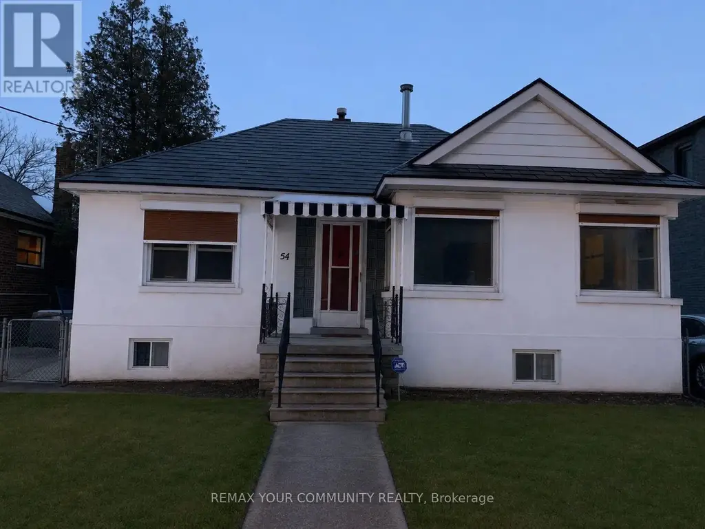 54 Ash Crescent, Toronto (Long Branch)