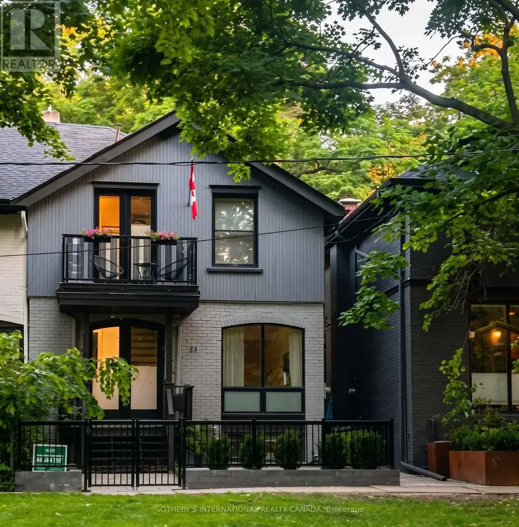 21 Hillcrest Park, Toronto (Cabbagetown-South St. James Town)