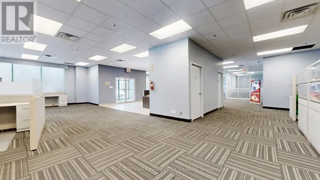 180 Traders Boulevard E, Mississauga (Gateway)