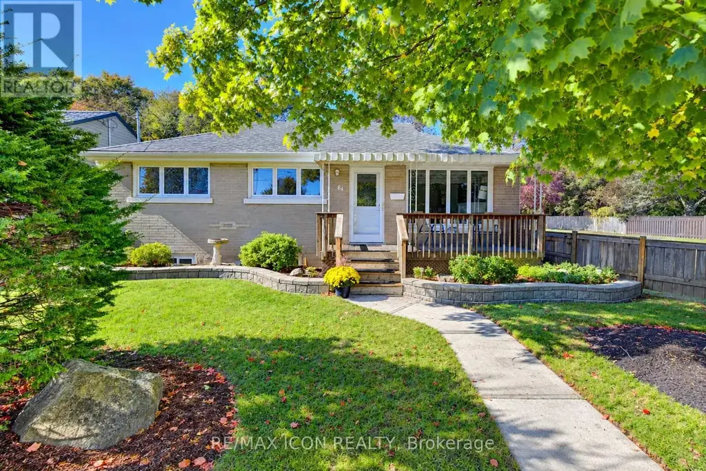 64 Lowrey Avenue S, Cambridge