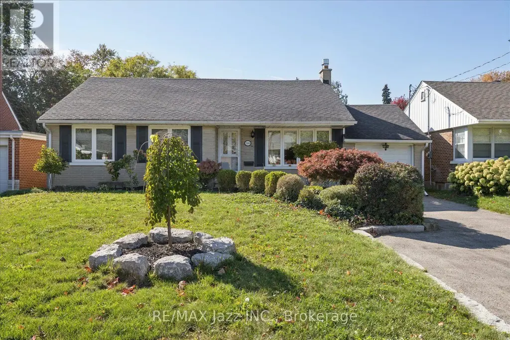 700 Grierson Street, Oshawa (Centennial)