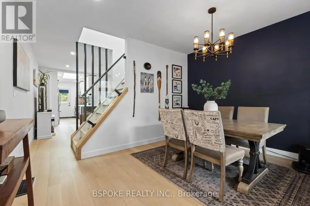 546 Main Street, Toronto (Woodbine-Lumsden)