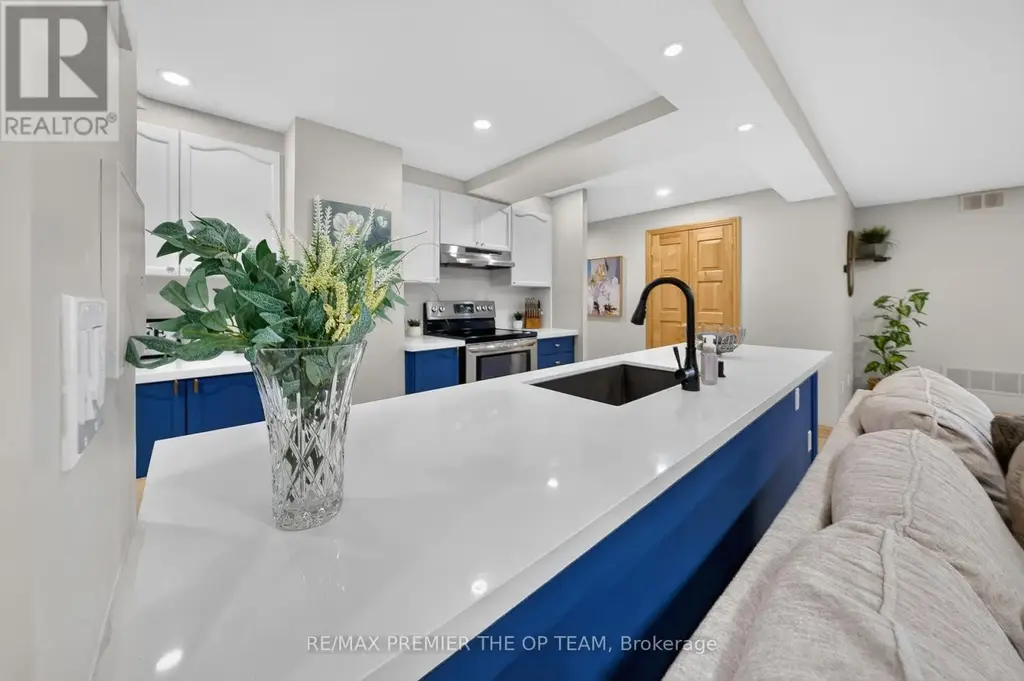 404 - 100 Arbors Lane, Vaughan (West Woodbridge)